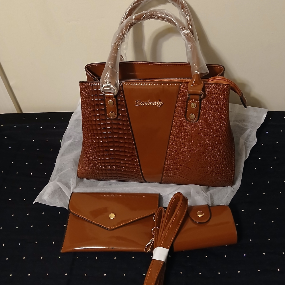 Brown Textured Tote Handbag with Wallet Set